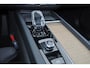 Volvo XC60 T6 Recharge AWD Plus Dark - Panorama/schuifdak - IntelliSafe Assist & Surround - 360º Camera - Harman/Kardon audio - Verwarmde voorstoelen, stuur & achterbank - Parkeersensoren voor & achter - Elektr. bedienb. voorstoelen met geheugen - Head up display - Inklapbare trekhaak - 19' LMV