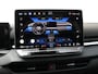 Volkswagen T-Roc R-Line First Edition 1.5 eTSI 110 kW / 150 PK SUV | Panoramadak | Trekhaak | Matrix | Harman Kardon | Black Style | Navigatie | Elektrische Klep |