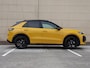 Volkswagen T-Roc R-Line First Edition 1.5 eTSI 110 kW / 150 PK SUV | Panoramadak | Trekhaak | Matrix | Harman Kardon | Black Style | Navigatie | Elektrische Klep |