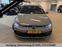 Volkswagen Golf Variant 1.5 eTSI R-Line . GARANTIE TOT 06-2031! . APPLE CARPLAY & ANDRIOD AUTO . STUUR EN STOEL VERWARMING .
