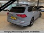 Volkswagen Golf Variant 1.5 eTSI R-Line . GARANTIE TOT 06-2031! . APPLE CARPLAY & ANDRIOD AUTO . STUUR EN STOEL VERWARMING .