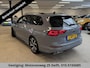 Volkswagen Golf Variant 1.5 eTSI R-Line . GARANTIE TOT 06-2031! . APPLE CARPLAY & ANDRIOD AUTO . STUUR EN STOEL VERWARMING .