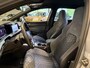 Volkswagen Golf Variant 1.5 eTSI R-Line . GARANTIE TOT 06-2031! . APPLE CARPLAY & ANDRIOD AUTO . STUUR EN STOEL VERWARMING .