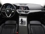 BMW 3-Serie Touring 320e Shadow Line | Camera | Trekhaak | Leder/Stof | DAB | LED | Cruise | Carplay