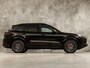 Porsche Cayenne 3.0 E-Hybrid Sport 463Pk (SPORTCHRONO PAKKET, LUCHTVERING, SOH 95%, APPLE CARPLAY, MEMORY SEATS, STOELVERWARMING, GETINT GLAS, CAMERA, NIEUWSTAAT)