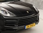 Porsche Cayenne 3.0 E-Hybrid Sport 463Pk (SPORTCHRONO PAKKET, LUCHTVERING, SOH 95%, APPLE CARPLAY, MEMORY SEATS, STOELVERWARMING, GETINT GLAS, CAMERA, NIEUWSTAAT)