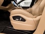 Porsche Cayenne 3.0 E-Hybrid Sport 463Pk (SPORTCHRONO PAKKET, LUCHTVERING, SOH 95%, APPLE CARPLAY, MEMORY SEATS, STOELVERWARMING, GETINT GLAS, CAMERA, NIEUWSTAAT)