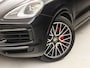 Porsche Cayenne 3.0 E-Hybrid Sport 463Pk (SPORTCHRONO PAKKET, LUCHTVERING, SOH 95%, APPLE CARPLAY, MEMORY SEATS, STOELVERWARMING, GETINT GLAS, CAMERA, NIEUWSTAAT)
