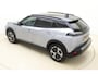 Peugeot e-2008 EV GT 54 kWh | Achteruitrijcamera | Parkeersensoren | Adaptive cruise control | Wireless charging | Navigatie | Airco | Climate control | Stuurbediening | Interieurverlichting | Half stof/leer bekleding | Verkeersbord detectie