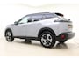 Peugeot e-2008 EV GT 54 kWh | Achteruitrijcamera | Parkeersensoren | Adaptive cruise control | Wireless charging | Navigatie | Airco | Climate control | Stuurbediening | Interieurverlichting | Half stof/leer bekleding | Verkeersbord detectie