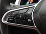 Renault Captur TCe 100pk Intens Pack parking