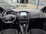 Ford Focus Wagon 1.5 Titanium 182 pk | 2de eigenaar | Bi-xenon | Camera | Stuur- en stoelverwarming | 18'' velgen | Zéér netjes!