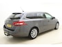 Peugeot 308 SW 1.2 PureTech Blue Lease Premium Trekhaak | Apple carplay/Android auto | Achteruitrijcamera | Keyless entry | Panorama dak | Lichtmetalen velgen |