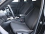 Peugeot e-2008 EV Active 50 kWh 136pk | Navigatie | Donder getint glas | PDC A | Achteruitrij Camera |