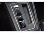 Volkswagen Golf 2.0 TSI 191 PK 3x R-Line Nardo Grey Winter pakket | Zéér netjes | Open dak | Keyless | Sfeerverlichting | Carplay | Stoel- & stuurverwarming | DAB