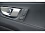 Volvo XC60 T6 Hybride AWD Plus Dark LONG RANGE | Panoramadak | Camera | Trekhaak | Pilot-Assist | Memory stoelen |