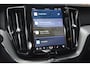 Volvo XC60 T6 Hybride AWD Plus Dark LONG RANGE | Panoramadak | Camera | Trekhaak | Pilot-Assist | Memory stoelen |