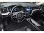 Volvo XC60 T6 Hybride AWD Plus Dark LONG RANGE | Panoramadak | Camera | Trekhaak | Pilot-Assist | Memory stoelen |