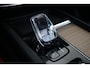 Volvo XC60 T6 350PK Plug-in hybrid AWD Plus Dark | Adaptive Cruise & Pilot Assist | Panoramisch Schuif-/Kanteldak | 360 Camera | Head-Up Display | Stoelverwarming voor & achter | Stuurverwarming | Semi Elektr. Trekhaak | Elektr. Achterklep | Premium Harman/Kardon Audio |