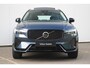 Volvo XC60 T6 350PK Plug-in hybrid AWD Plus Dark | Adaptive Cruise & Pilot Assist | Panoramisch Schuif-/Kanteldak | 360 Camera | Head-Up Display | Stoelverwarming voor & achter | Stuurverwarming | Semi Elektr. Trekhaak | Elektr. Achterklep | Premium Harman/Kardon Audio |