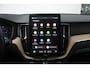 Volvo XC60 T6 350PK Plug-in hybrid AWD Plus Dark | Adaptive Cruise & Pilot Assist | Panoramisch Schuif-/Kanteldak | 360 Camera | Head-Up Display | Stoelverwarming voor & achter | Stuurverwarming | Semi Elektr. Trekhaak | Elektr. Achterklep | Premium Harman/Kardon Audio |
