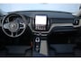 Volvo XC60 T6 350PK Plug-in hybrid AWD Plus Dark | Adaptive Cruise & Pilot Assist | Panoramisch Schuif-/Kanteldak | 360 Camera | Head-Up Display | Stoelverwarming voor & achter | Stuurverwarming | Semi Elektr. Trekhaak | Elektr. Achterklep | Premium Harman/Kardon Audio |