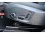 Volvo XC60 T6 350PK Plug-in hybrid AWD Plus Dark | Adaptive Cruise & Pilot Assist | Panoramisch Schuif-/Kanteldak | 360 Camera | Head-Up Display | Stoelverwarming voor & achter | Stuurverwarming | Semi Elektr. Trekhaak | Elektr. Achterklep | Premium Harman/Kardon Audio |