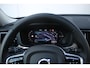 Volvo XC60 T6 350PK Plug-in hybrid AWD Plus Dark | Adaptive Cruise & Pilot Assist | Panoramisch Schuif-/Kanteldak | 360 Camera | Head-Up Display | Stoelverwarming voor & achter | Stuurverwarming | Semi Elektr. Trekhaak | Elektr. Achterklep | Premium Harman/Kardon Audio |