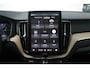 Volvo XC60 T6 350PK Plug-in hybrid AWD Plus Dark | Adaptive Cruise & Pilot Assist | Panoramisch Schuif-/Kanteldak | 360 Camera | Head-Up Display | Stoelverwarming voor & achter | Stuurverwarming | Semi Elektr. Trekhaak | Elektr. Achterklep | Premium Harman/Kardon Audio |