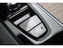 Volvo XC60 T6 350PK Plug-in hybrid AWD Plus Dark | Adaptive Cruise & Pilot Assist | Panoramisch Schuif-/Kanteldak | 360 Camera | Head-Up Display | Stoelverwarming voor & achter | Stuurverwarming | Semi Elektr. Trekhaak | Elektr. Achterklep | Premium Harman/Kardon Audio |