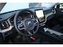 Volvo XC60 T6 350PK Plug-in hybrid AWD Plus Dark | Adaptive Cruise & Pilot Assist | Panoramisch Schuif-/Kanteldak | 360 Camera | Head-Up Display | Stoelverwarming voor & achter | Stuurverwarming | Semi Elektr. Trekhaak | Elektr. Achterklep | Premium Harman/Kardon Audio |