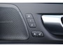 Volvo XC60 T6 350PK Plug-in hybrid AWD Plus Dark | Adaptive Cruise & Pilot Assist | Panoramisch Schuif-/Kanteldak | 360 Camera | Head-Up Display | Stoelverwarming voor & achter | Stuurverwarming | Semi Elektr. Trekhaak | Elektr. Achterklep | Premium Harman/Kardon Audio |