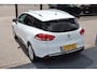 Renault Clio Estate 0.9 TCe Limited Nederlandse auto/Navigatie/Parkeersensoren/Cruise control/Keyless/Bluetooth/Airco/Bass reflex audio/Elektrische ramen/Elektrisch verstelbare spiegels/16'' Lichtmetalen velgen.