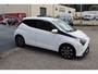 Toyota Aygo 1.0 VVT-i x-joy automaat! Apple carplay/Achteruitrijcamera/Climate control/DAB Radio/Licht metalen velgen