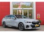 BMW 5-Serie Touring 520i M-SPORT | PANORAMA DAK | TREKHAAK ELEKTRISCH WEGKLAPBAAR | HARMAN KARDON AUDIO SYSTEM | SHADOW LINE PAKKET | ELEKTRISCH VERSTELBARE VOORSTOELEN MET GEHEUGENFUNCTIE | STOEL VENTILATIE VOOR | STOEL VERWARMING VOOR + ACHTER | 360° CAMERA | DRAADLOZE TELEFOONLADER | STAND VERWARMING | LEDEREN BEKLEDING "VEGANZA ZWART" | WARMTEWEREND GLAS | SPORT CHASSIS "M-TECHNIC" | INNOVATIE PAKKET: (HEAD UP DISPLAY/LIVE NAVIGATIE/INTERIEUR CAMERA/PARKEERSENSOREN VOOR+ACHTER/CONNECTED SERVICES) | DRAADLOZE APPLE CARPLAY/ANDROID AUTO | TRAVEL PAKKET (ELEKTRISCH BEDIENBARE ACHTERKLEP/COMFORT ACCESS/TOEGANG VIA SMARTPHONE) | DODEHOEK DETECTIE | ELEKTRISCH BEDIENBAAR STUURKOLOM |