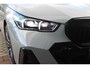 BMW 5-Serie Touring 520i M-SPORT | PANORAMA DAK | TREKHAAK ELEKTRISCH WEGKLAPBAAR | HARMAN KARDON AUDIO SYSTEM | SHADOW LINE PAKKET | ELEKTRISCH VERSTELBARE VOORSTOELEN MET GEHEUGENFUNCTIE | STOEL VENTILATIE VOOR | STOEL VERWARMING VOOR + ACHTER | 360° CAMERA | DRAADLOZE TELEFOONLADER | STAND VERWARMING | LEDEREN BEKLEDING "VEGANZA ZWART" | WARMTEWEREND GLAS | SPORT CHASSIS "M-TECHNIC" | INNOVATIE PAKKET: (HEAD UP DISPLAY/LIVE NAVIGATIE/INTERIEUR CAMERA/PARKEERSENSOREN VOOR+ACHTER/CONNECTED SERVICES) | DRAADLOZE APPLE CARPLAY/ANDROID AUTO | TRAVEL PAKKET (ELEKTRISCH BEDIENBARE ACHTERKLEP/COMFORT ACCESS/TOEGANG VIA SMARTPHONE) | DODEHOEK DETECTIE | ELEKTRISCH BEDIENBAAR STUURKOLOM |