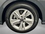 Volkswagen Golf Variant Life Business 1.5 TSI 115pk Adaptive cruise control, Navigatie, Achteruitrijcamera, Stoelverwarming, Parkeersensoren, App connect