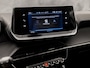 Peugeot 208 1.2 PureTech Sport 101Pk (APPLE CARPLAY, NAVIGATIE, CRUISE, PARKEERSENSOREN, SPORTSTOELEN, LM VELGEN, LANE ASSIST, NIEUWE APK, NIEUWSTAAT)