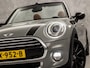 MINI Cooper Cabrio 1.5 Chili Sport (GROOT NAVI, DEALER ONDERHOUDEN, DIAMOND STITCHING, LEDER, STOELVERWARMING, SPORTSTOELEN, JACK UNION ACHTERLICHTEN, PARKEERSENSOREN, NIEUWSTAAT)