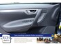Volvo V70 2.4 140 pk Aut. Edition II, Volvo-dealer onderhouden, Trekhaak
