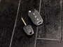 Citroën C3 1.2 PureTech Shine Automaat (APPLE CARPLAY, GROOT NAVI, CAMERA, LEDER, STOELVERWARMING, SPORTSTOELEN, GETINT GLAS, CRUISE, NIEUWSTAAT)