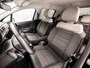Citroën C3 1.2 PureTech Shine Automaat (APPLE CARPLAY, GROOT NAVI, CAMERA, LEDER, STOELVERWARMING, SPORTSTOELEN, GETINT GLAS, CRUISE, NIEUWSTAAT)