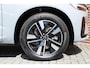 Volvo XC60 T6 Plug-in hybrid AWD Plus Dark | Trekhaak | All-Season banden | 360 Graden Camera | Panoramadak | Adaptieve Cruise Control | Apple Carplay/ Android Auto | Verwarmbare Voorstoelen | Parkeerverwarming