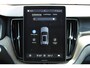 Volvo XC60 T6 Plug-in hybrid AWD Plus Dark | Trekhaak | All-Season banden | 360 Graden Camera | Panoramadak | Adaptieve Cruise Control | Apple Carplay/ Android Auto | Verwarmbare Voorstoelen | Parkeerverwarming