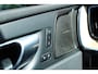 Volvo XC60 T6 Plug-in hybrid AWD Plus Dark | Trekhaak | All-Season banden | 360 Graden Camera | Panoramadak | Adaptieve Cruise Control | Apple Carplay/ Android Auto | Verwarmbare Voorstoelen | Parkeerverwarming