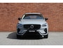 Volvo XC60 T6 Plug-in hybrid AWD Plus Dark | Trekhaak | All-Season banden | 360 Graden Camera | Panoramadak | Adaptieve Cruise Control | Apple Carplay/ Android Auto | Verwarmbare Voorstoelen | Parkeerverwarming