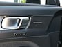 Volvo XC40 2.0 B3 Plus Black | Harman/Kardon | Memory | Stoel/stuurverwarming | Apple-/Android Carplay | 20 inch zwarte velgen | Draadloze telefoon oplader | Google | BLIS | ACC