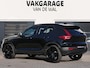 Volvo XC40 2.0 B3 Plus Black | Harman/Kardon | Memory | Stoel/stuurverwarming | Apple-/Android Carplay | 20 inch zwarte velgen | Draadloze telefoon oplader | Google | BLIS | ACC