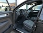 Volvo XC40 2.0 B3 Plus Black | Harman/Kardon | Memory | Stoel/stuurverwarming | Apple-/Android Carplay | 20 inch zwarte velgen | Draadloze telefoon oplader | Google | BLIS | ACC