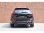 Volvo XC60 T6 Plug-in hybrid AWD Ultra Dark | Trekhaak | All-Season banden | Panoramadak | 360 Graden Camera | Verwarmbare Voorstoelen | BLIS Dodehoekdetectie | Adaptieve Cruise Control | Parkeerverwarming